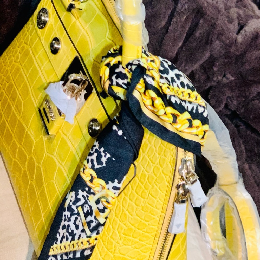 Guess purse